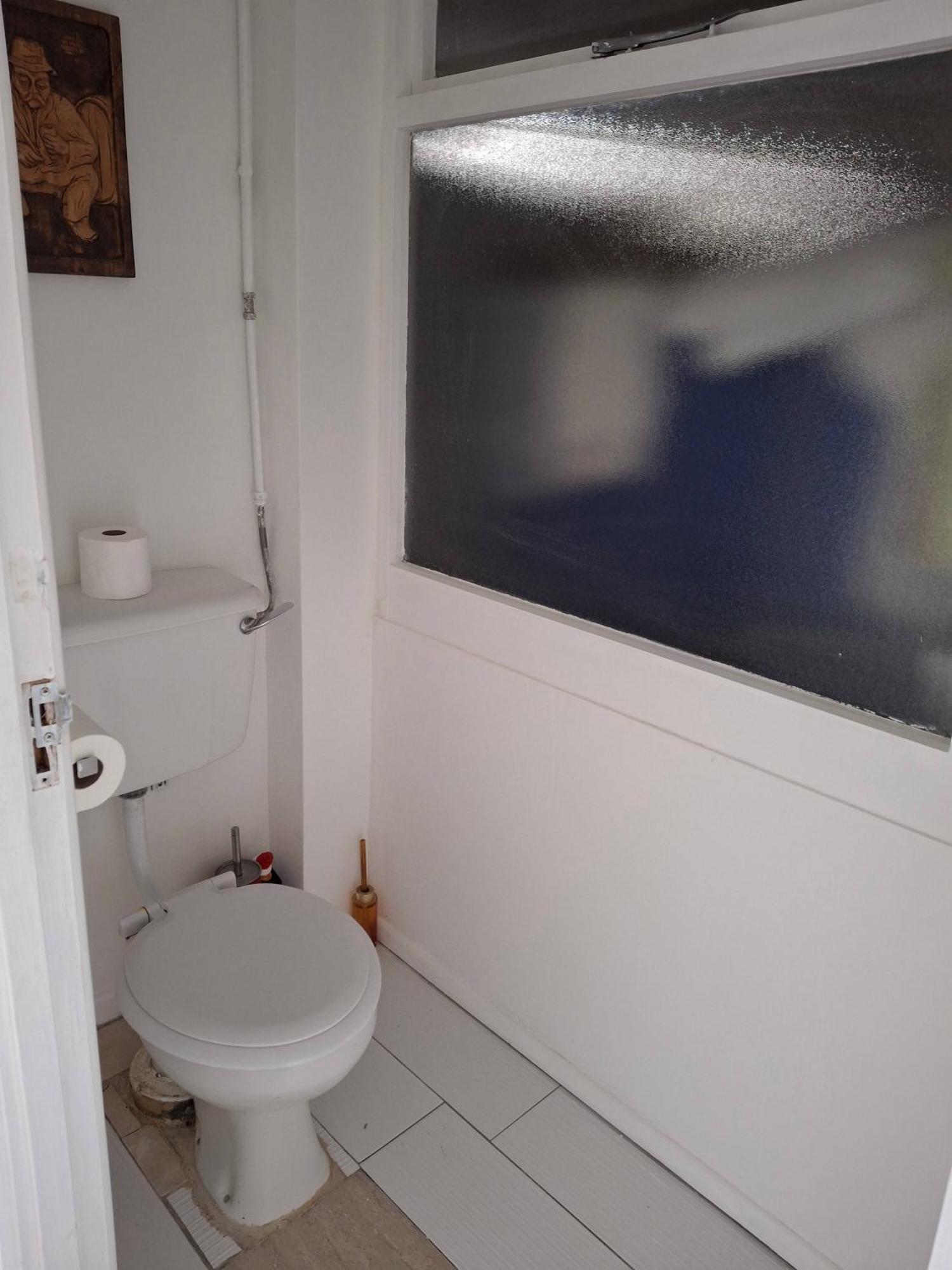 Nicely Decorated 3 Bedroom House Near Heathrow, London ステーンズ エクステリア 写真