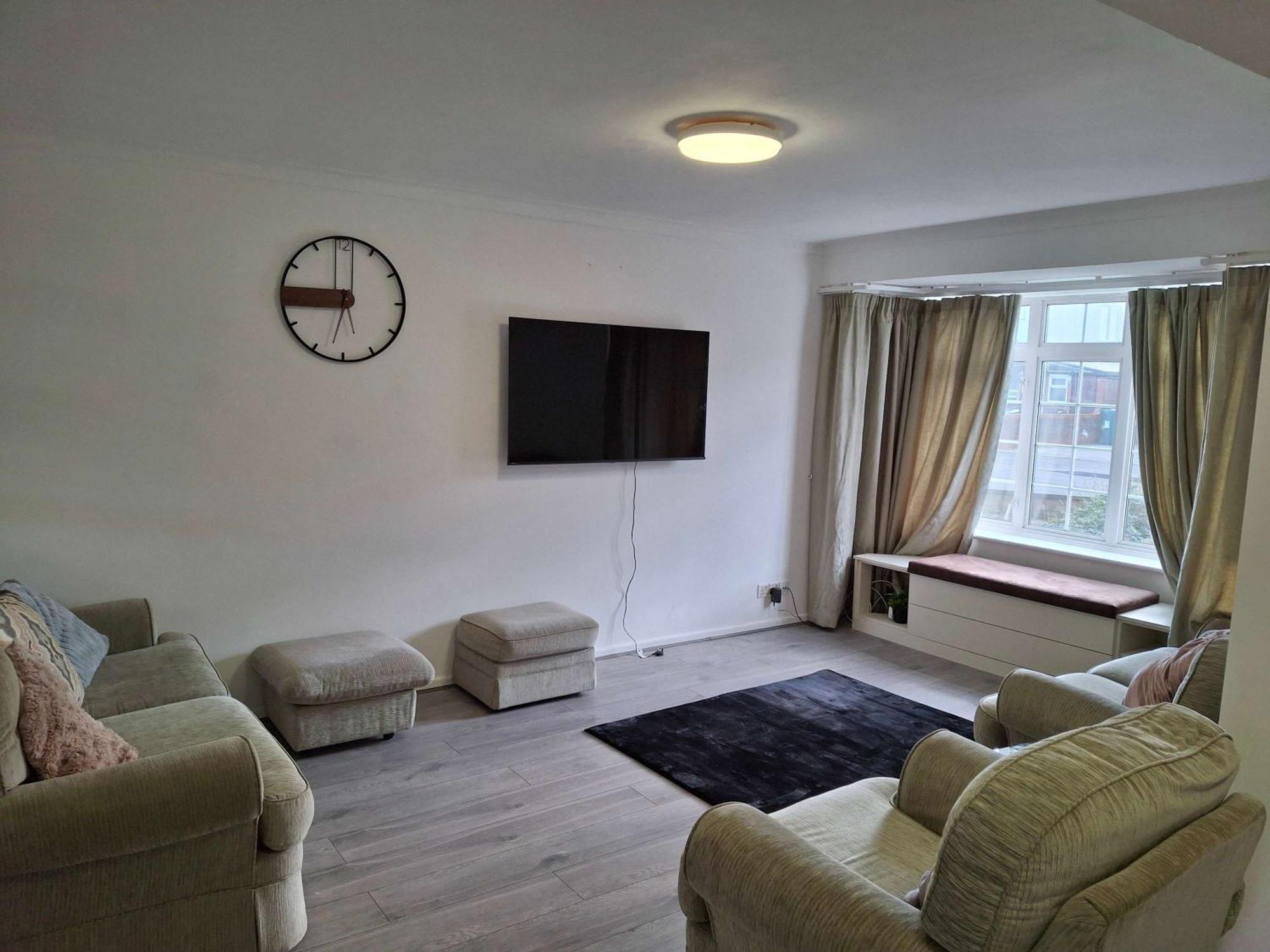 Nicely Decorated 3 Bedroom House Near Heathrow, London ステーンズ エクステリア 写真